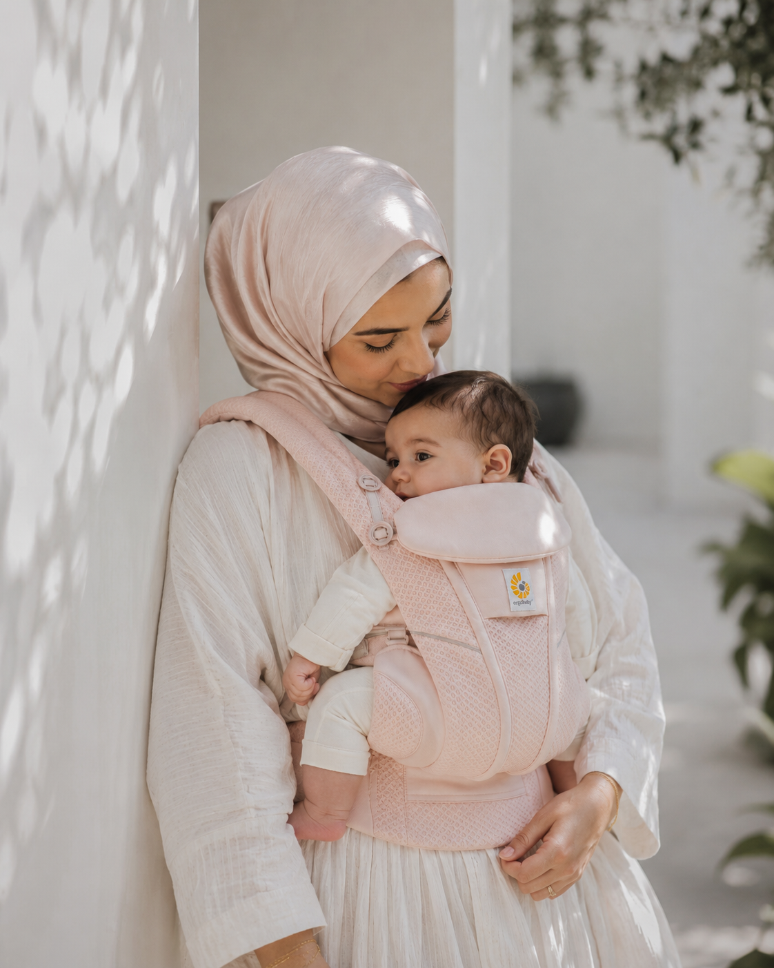Go Baby ergonomic carrier, newborn insert detail