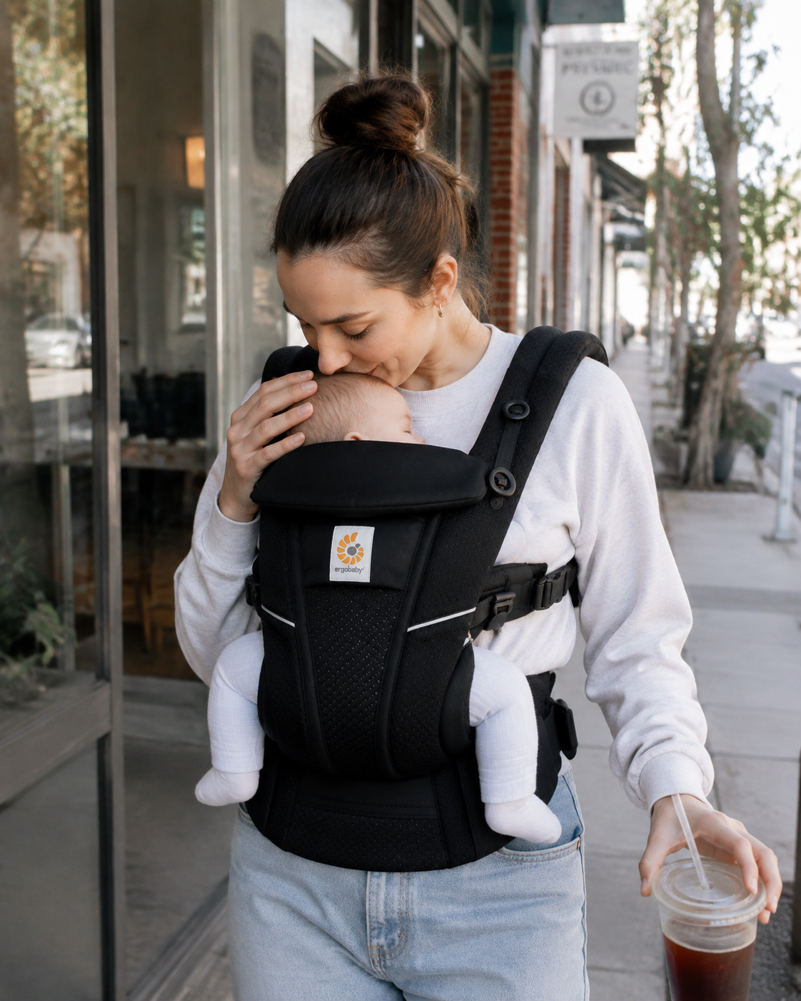 Go Baby ergonomic carrier, structured seat detail