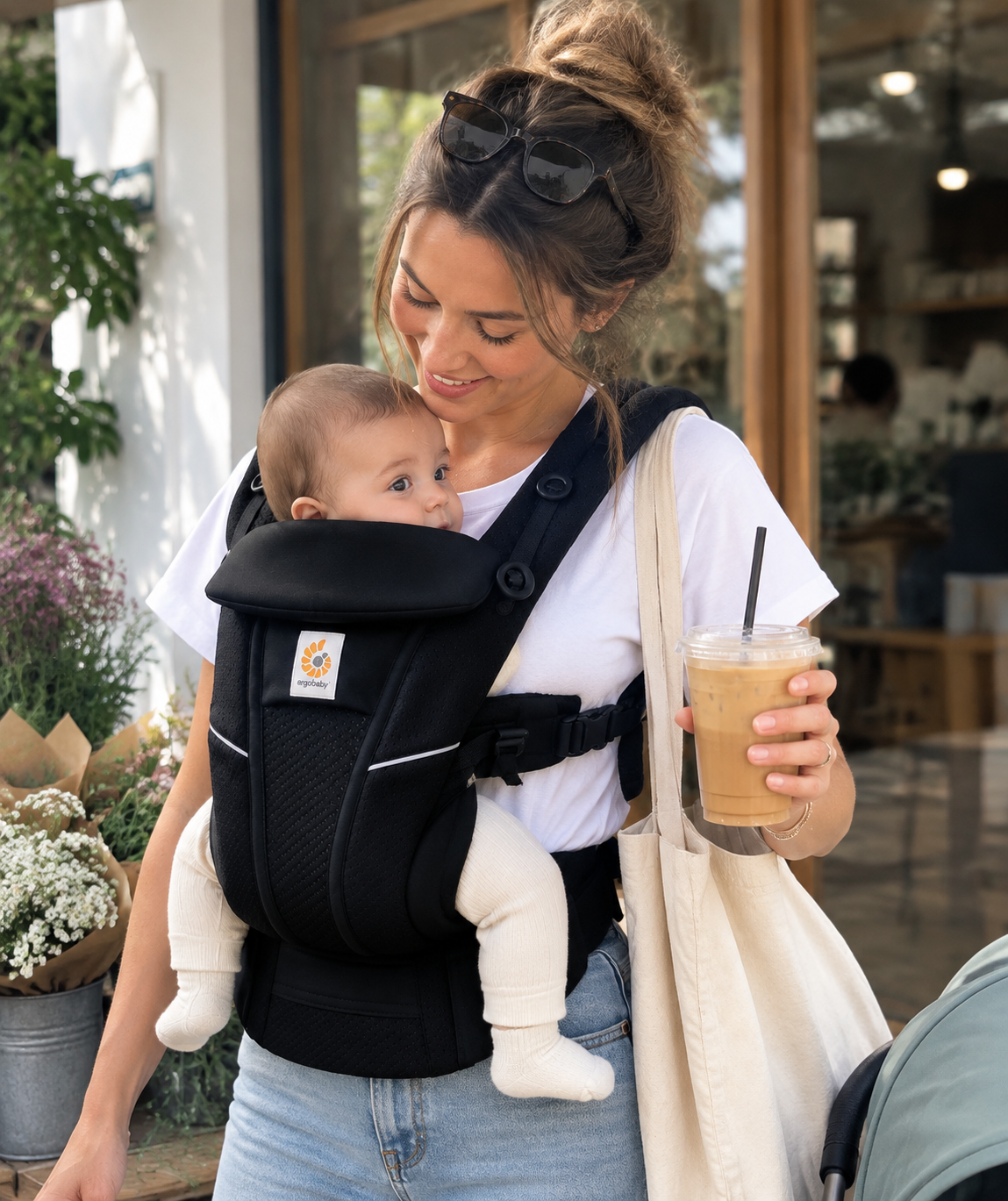 Go Baby ergonomic carrier, padded waist belt detail